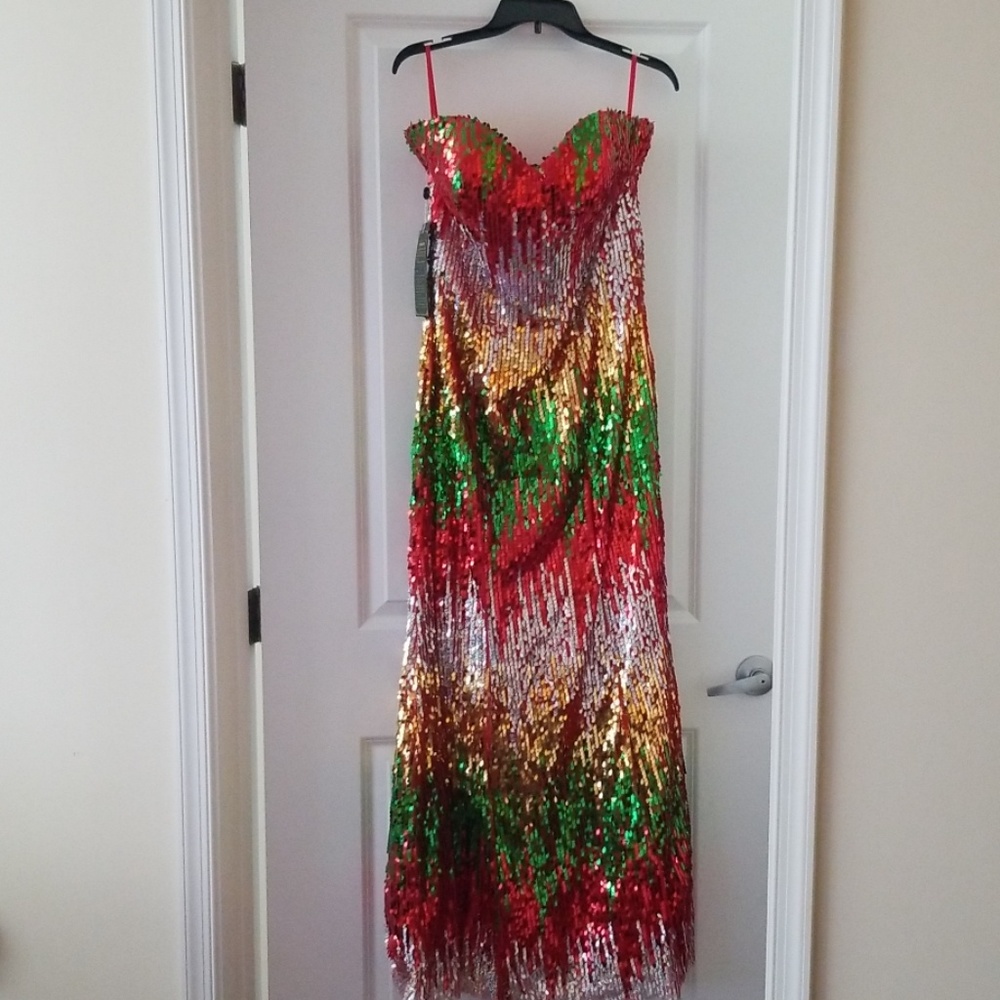 🧿NWT Sequins Gown🧿